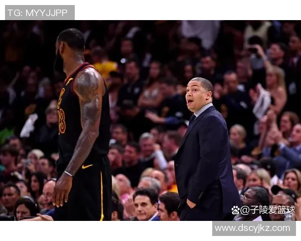 詹姆斯领衔全球足球巨星风采的崛起与成就探析 詹姆斯领衔全球足球巨星风采的崛起与成就探析